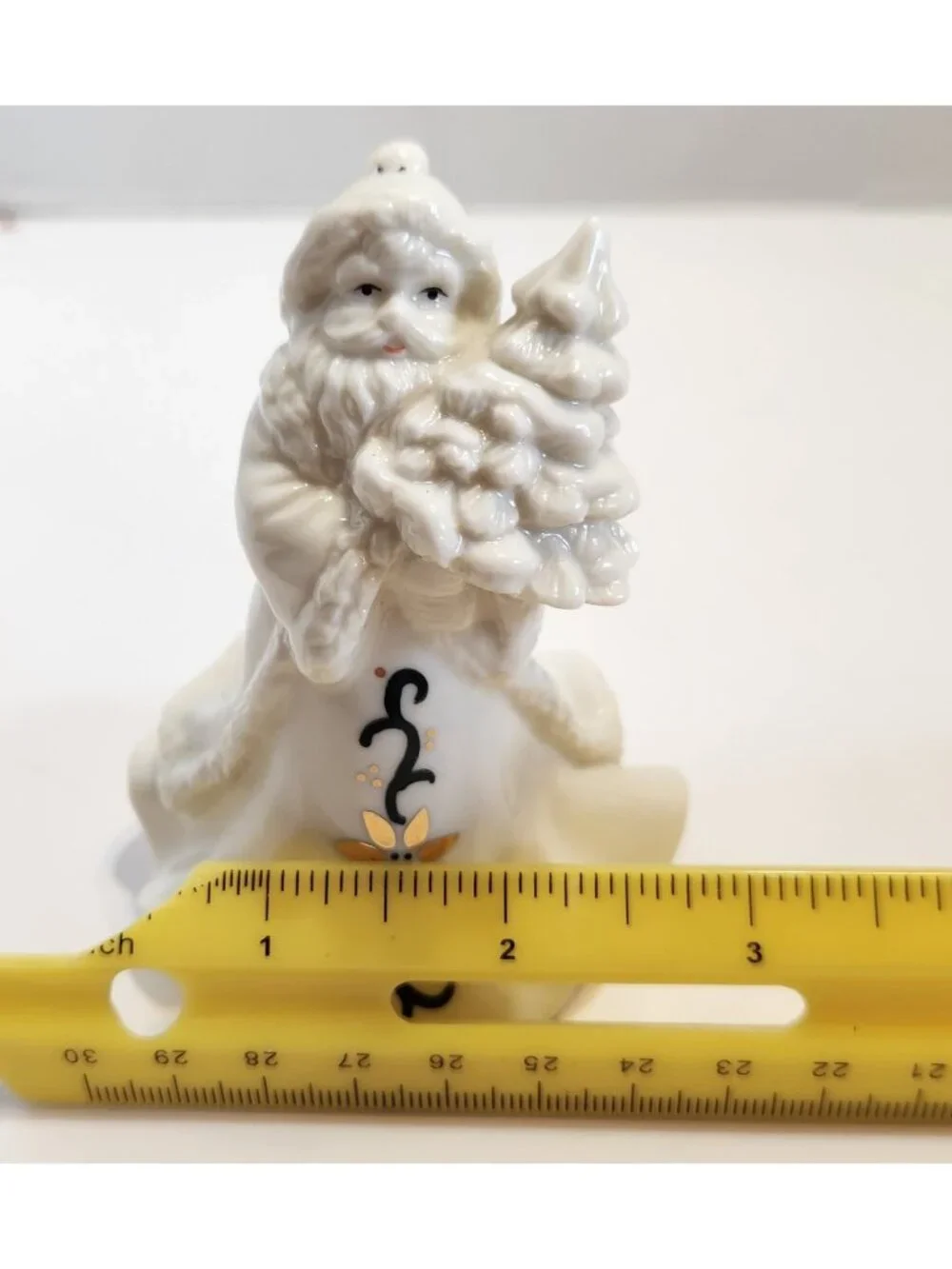 Vintage Ceramic Santa Figurine – White Robe Christmas Tree – Holiday Collectible